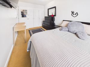 DOUBLE BEDROOM- click for photo gallery